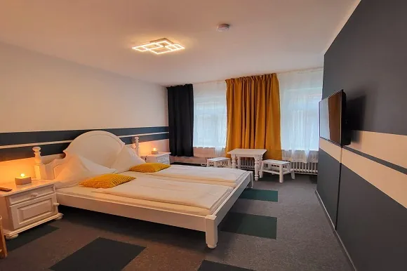 Double Room facing the Courtyard – Hotel Atlanta